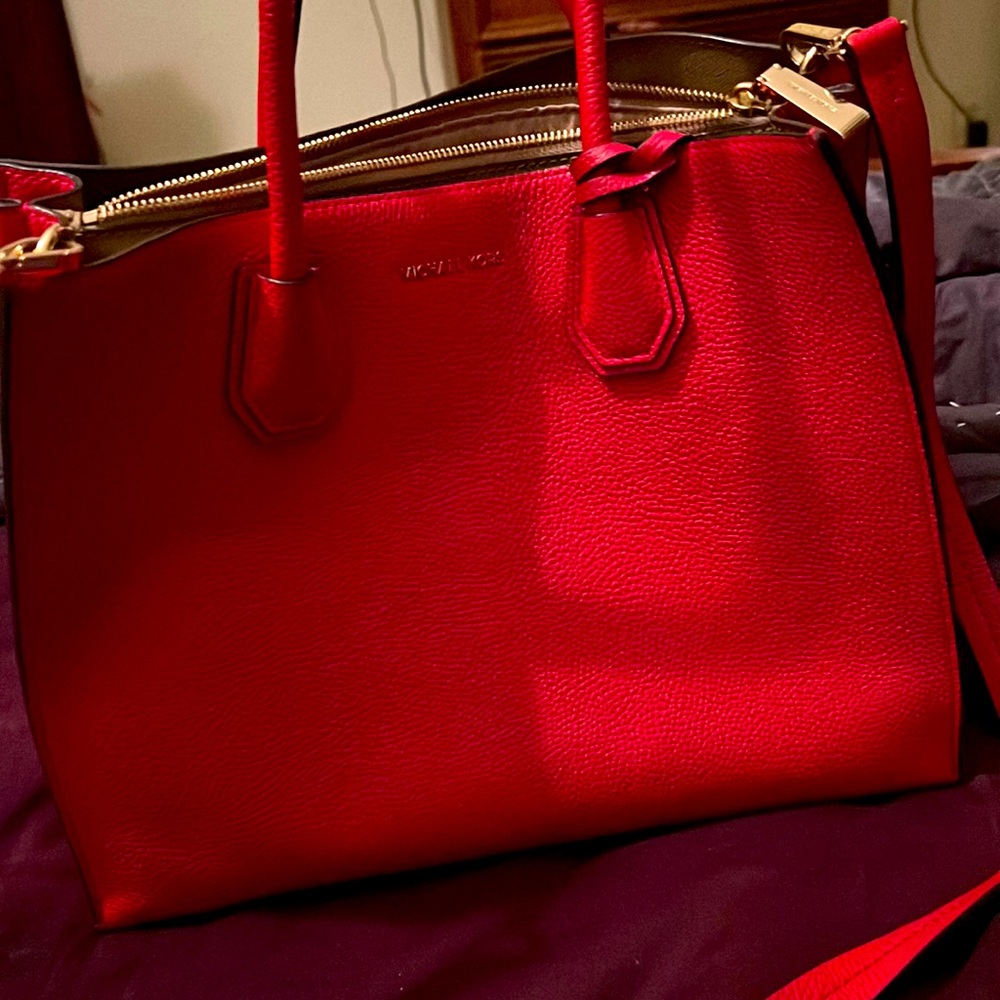 Red Micheal kors bag good for work,,, I have a black one and green same price